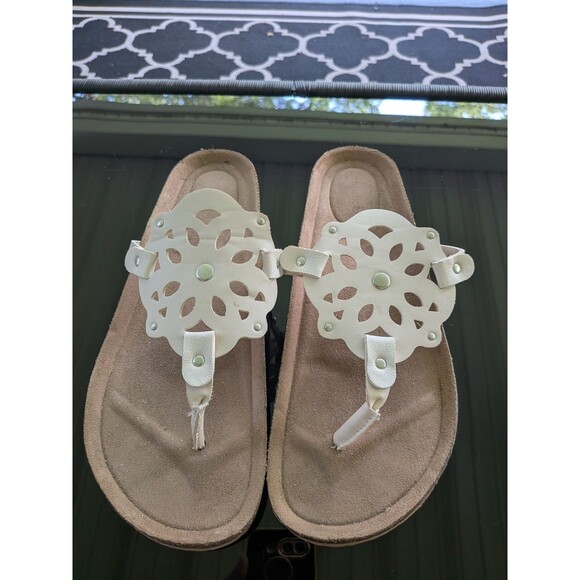 Maurices Vanessa Sandals Women's 10 (Wide) Ivory Thong Slip On Footbed Comfort - Picture 1 of 11